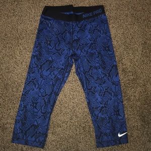 ⭐️ BOGO ⭐️ Nike Pro Printed Compression Crop